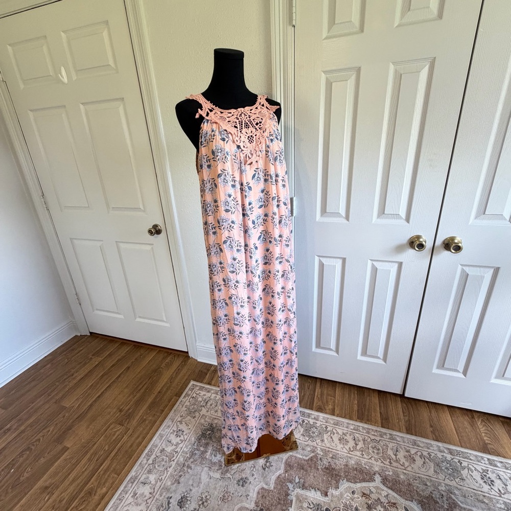 Boho Maxi Dress Womens Size 12 Peach Floral Crochet Neck Sleeveless Beach